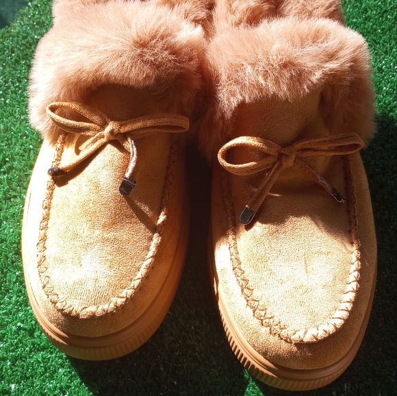 Comfy MOCCASINS - Picture 3 of 14